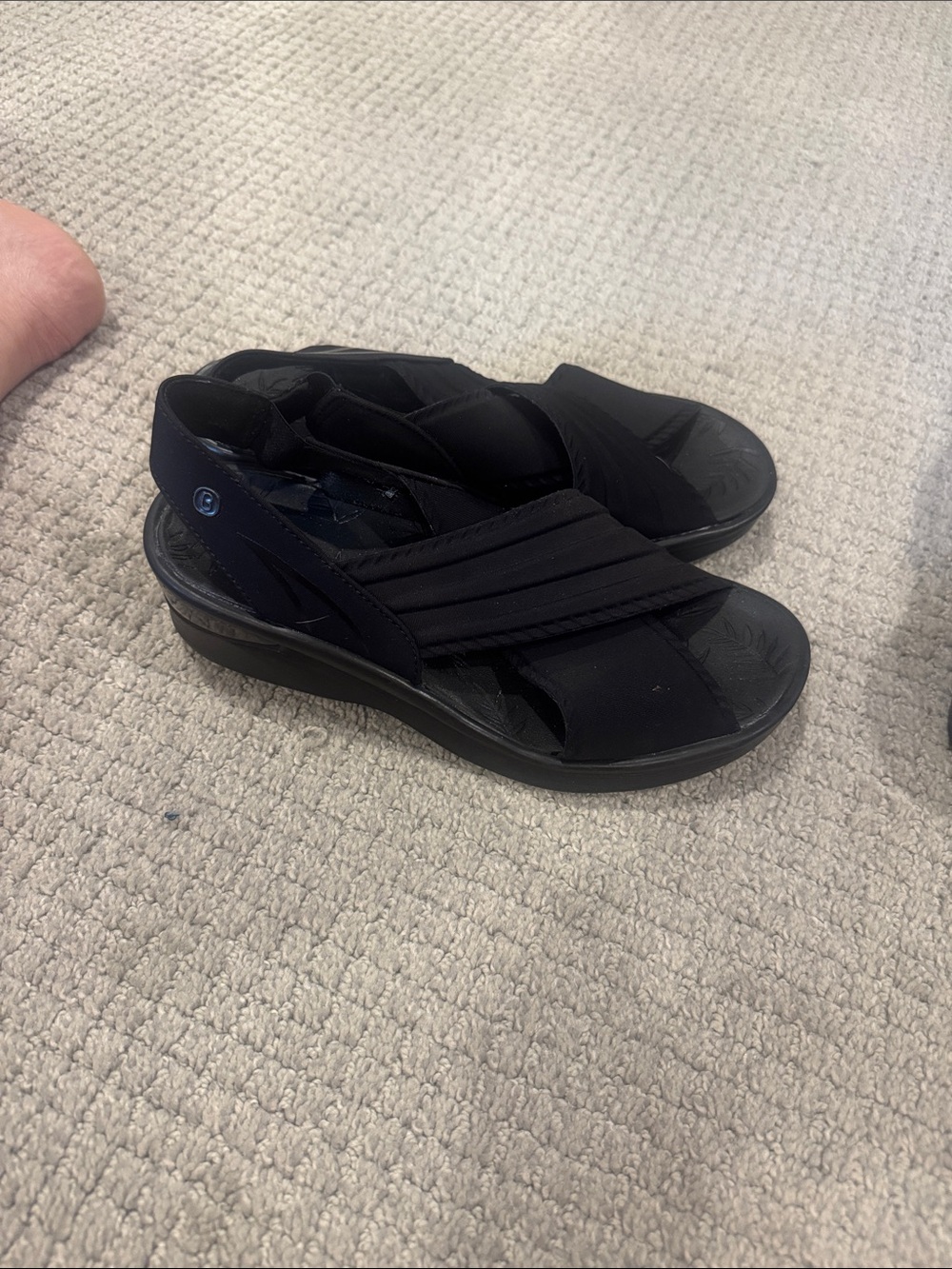 Bzees Black Slip-On Ruched Comfort Slides
